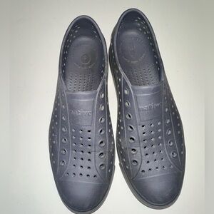 Native unisex Bloom Jefferson Slip-On Sneakers Shoes - Charcoal Womens Size 8